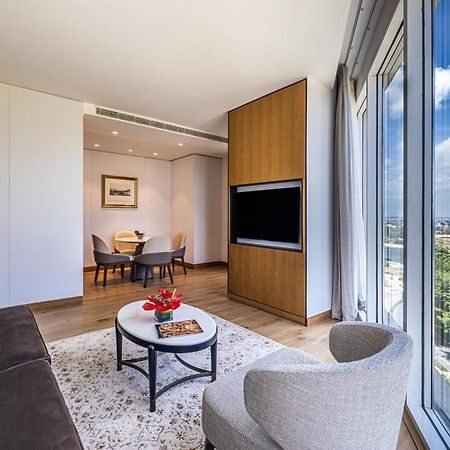 The Leela Bhartiya City Bengaluru Extérieur photo