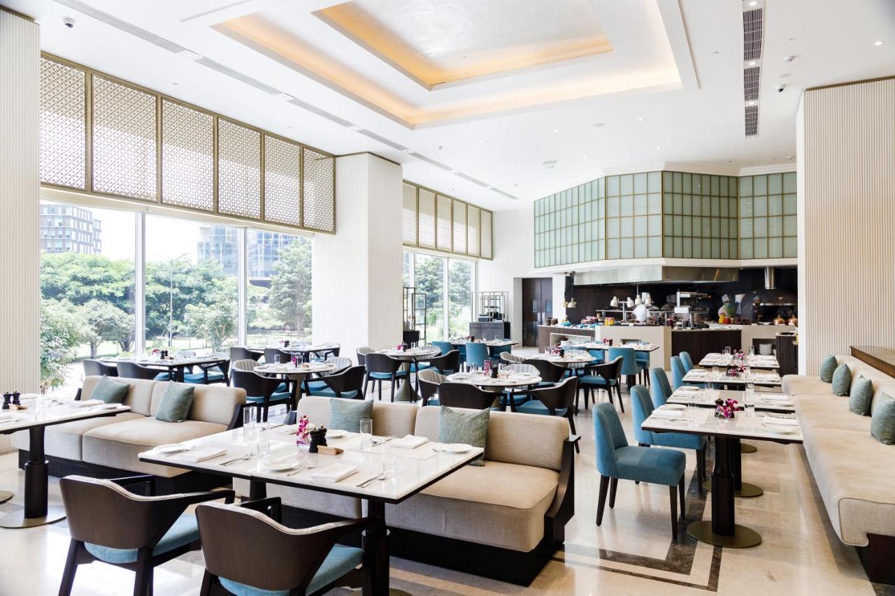 The Leela Bhartiya City Bengaluru Extérieur photo