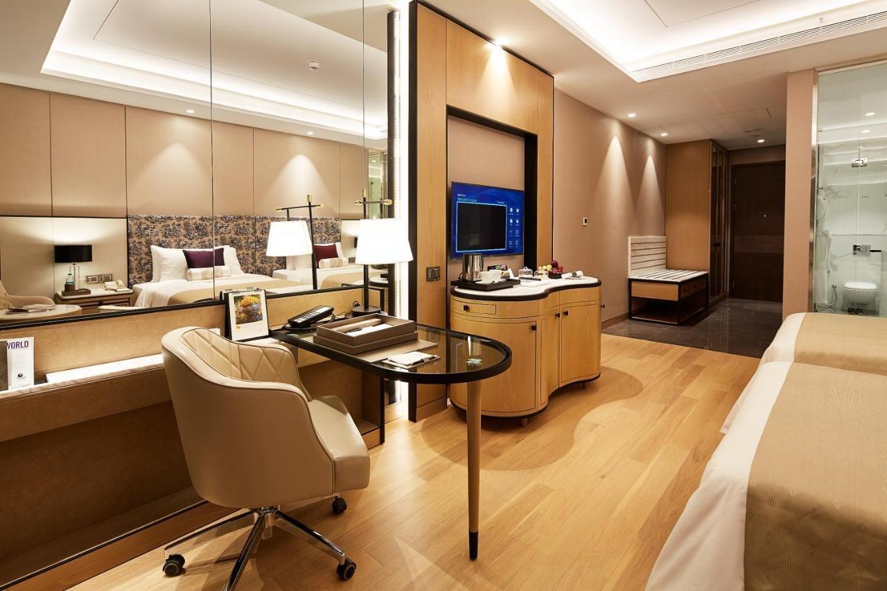 The Leela Bhartiya City Bengaluru Extérieur photo