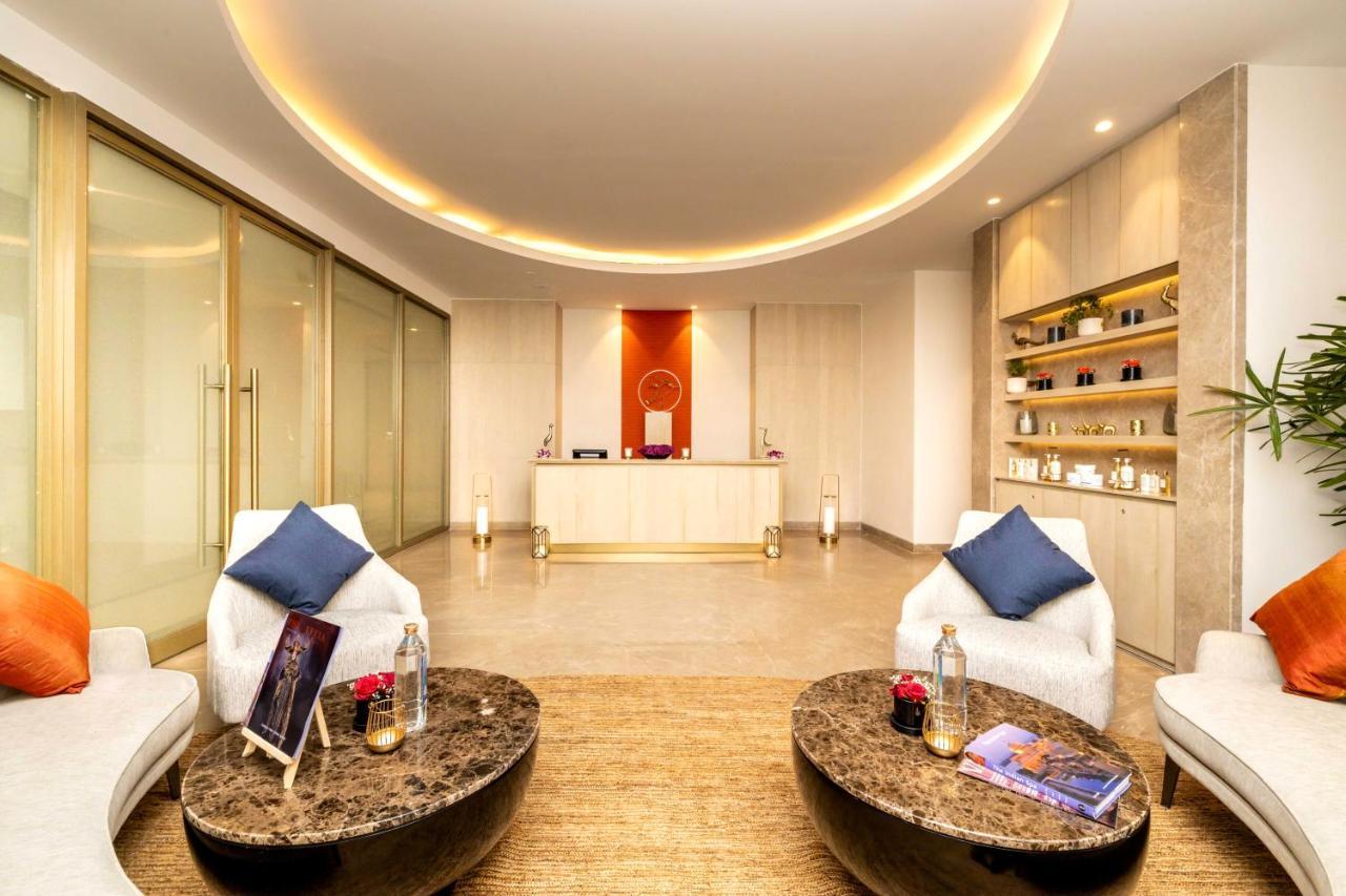 The Leela Bhartiya City Bengaluru Extérieur photo