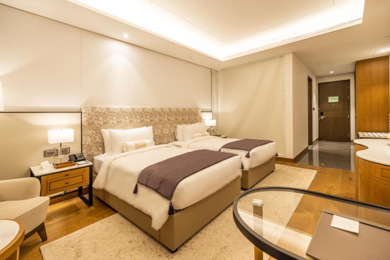 The Leela Bhartiya City Bengaluru Extérieur photo